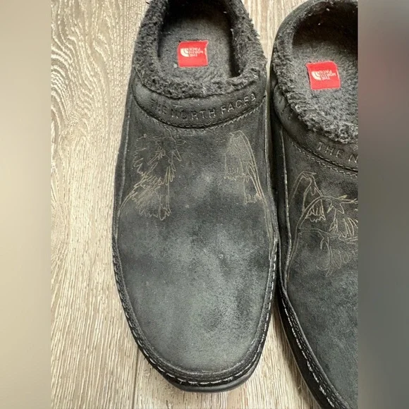 The North Face Black Slip-On Shoes - Picture 3 of 10